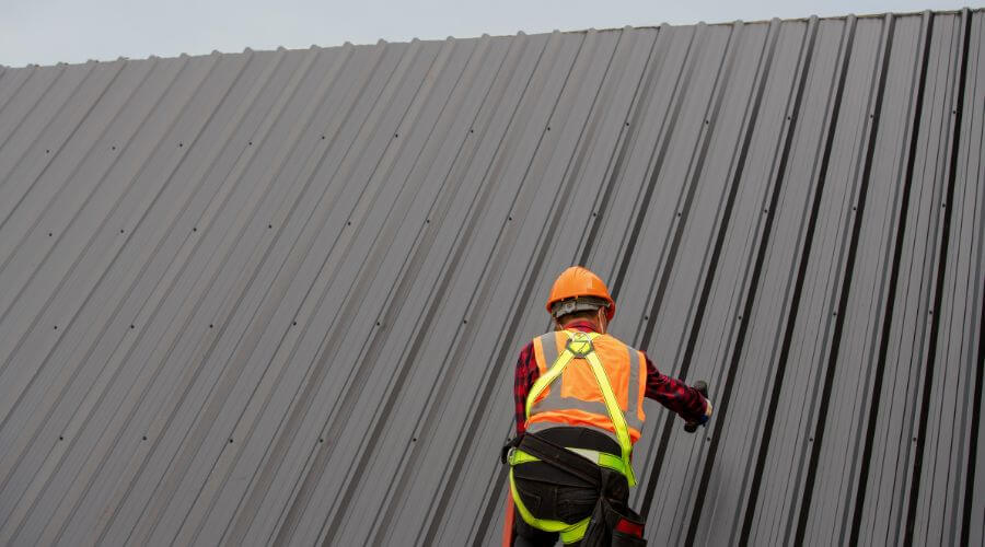 Professional gutter cleaning in Okemos, MI